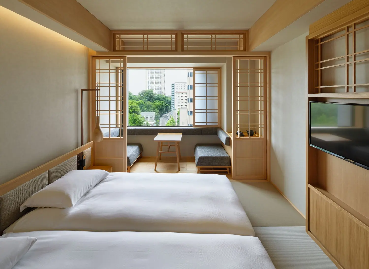 札幌由緣溫泉飯店(ONSEN RYOKAN YUEN SAPPORO) 札幌由緣溫泉飯店(ONSEN RYOKAN YUEN SAPPORO)札幌經典溫泉飯店代表,以典雅簡約的日式風格聞名,是一間廣受好評的札幌溫泉旅館。