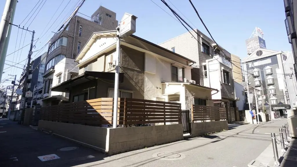 house-ikebukuro-tokyo-01